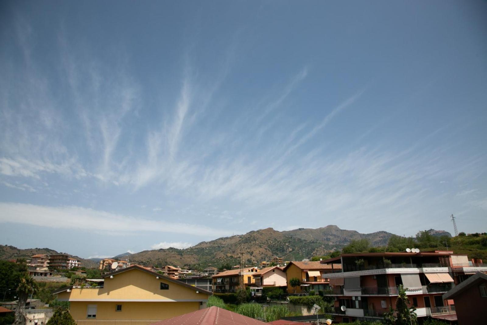 Happy Home Giardini-Naxos Buitenkant foto