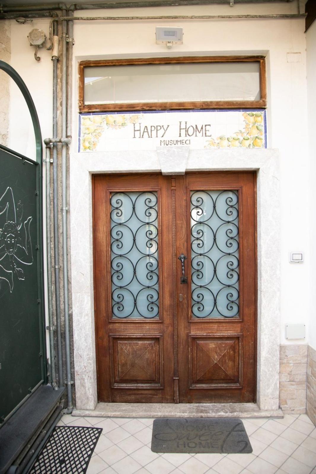 Happy Home Giardini-Naxos Buitenkant foto